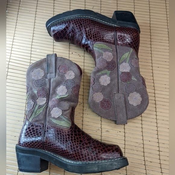 Ariat Alligator embossed Women’s  square toe black cherry leather boots size 5B - Picture 5 of 9